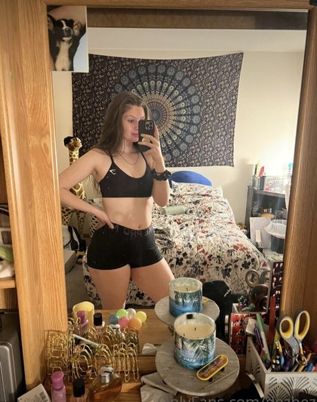 Dezbez420 pornographic actress picture