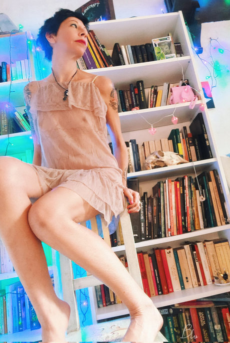 Blue Domino73 adult actress picture