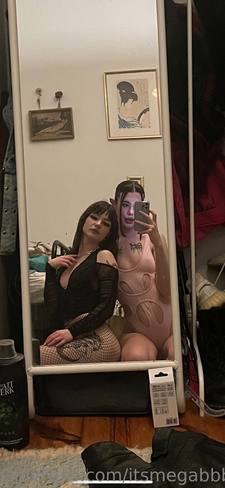 itsmegabbby sexy star galleries