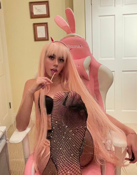 Lyssiu pornstar free photos