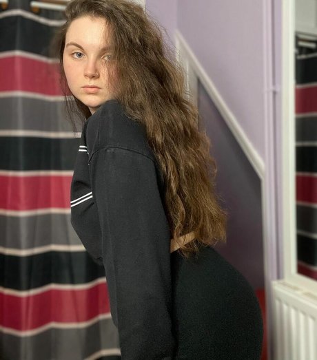 bustybritishbrunette pornstar top photo