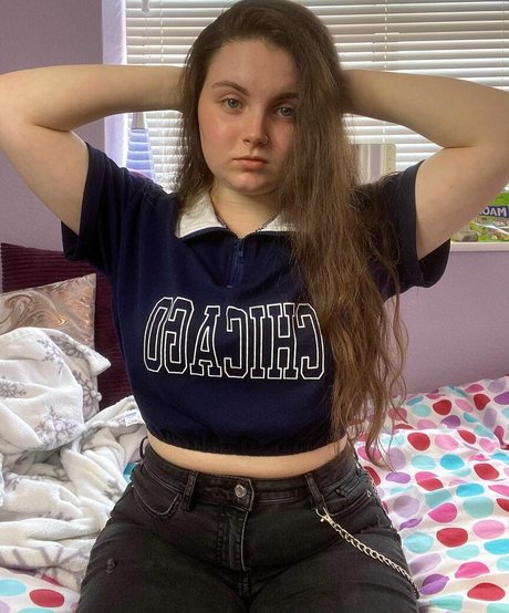 bustybritishbrunette beautiful star gallery