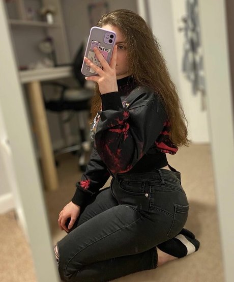 bustybritishbrunette star hd photos