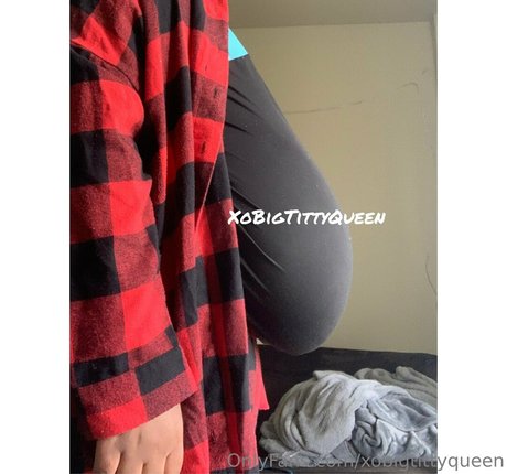 XoBigTittyQueen beautiful star photos