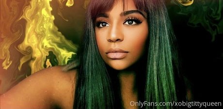 XoBigTittyQueen sex star photos