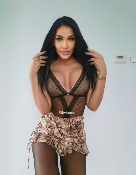 silwianna official model erotic image