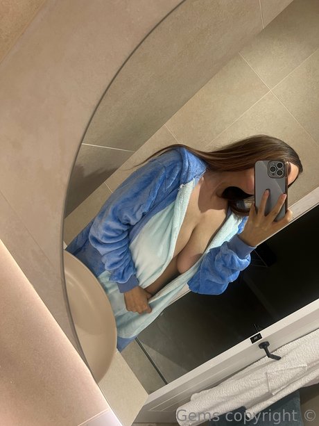 GEM101 star naked images