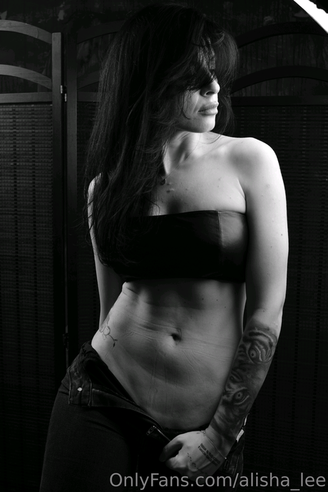 Alisha lee model naked picture