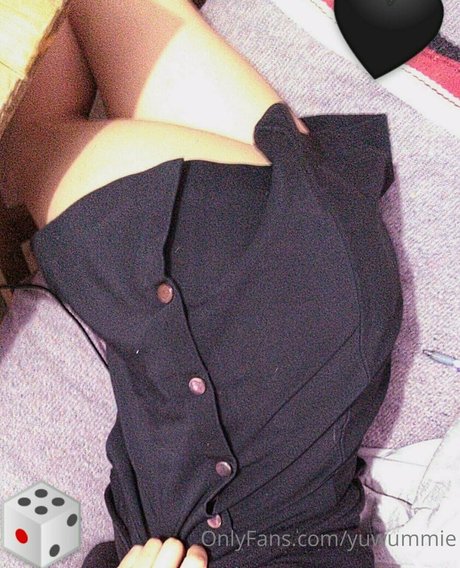 Yuwummie pornstar hot pic