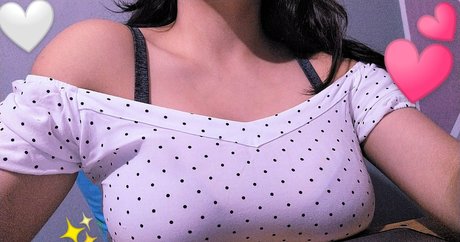 Yuwummie nudes pornstar pic