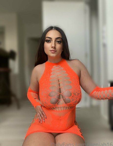 yleniab16 pornstar nude picture