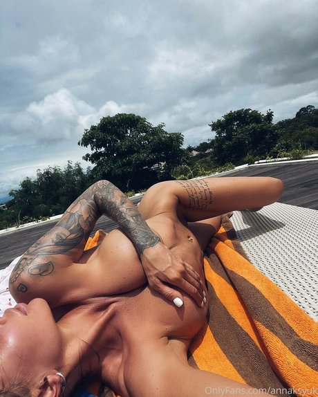 Anna Aksyuk model photos