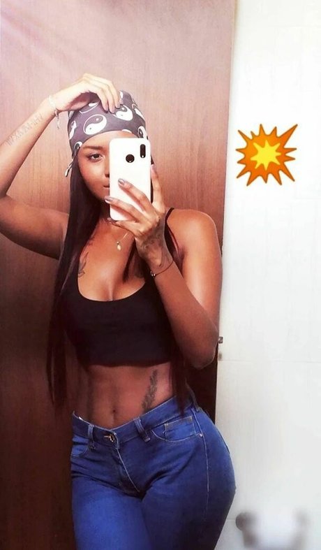 Miss Perla nice pornstar pictures