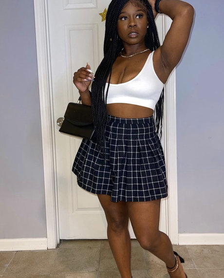 thick trixxx nude model pictures