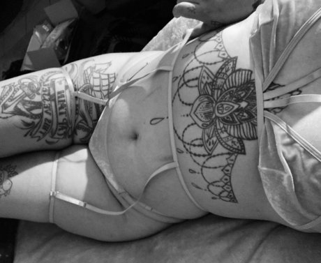 _itslilkb model pretty archive