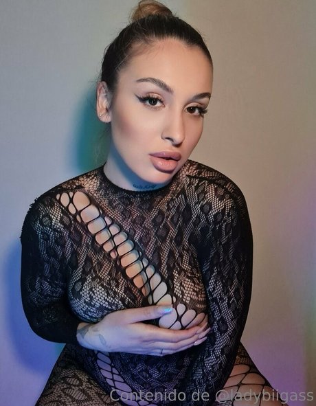 ladybiigass pretty model pic