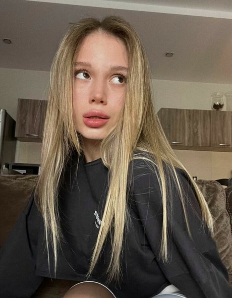 allinika xxx actress image