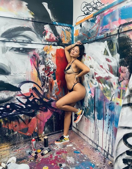 Maibela model top images