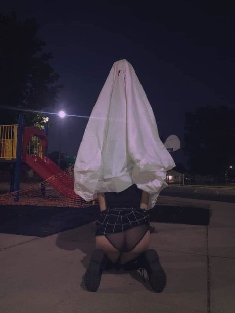 m00np0wer pornstar photo