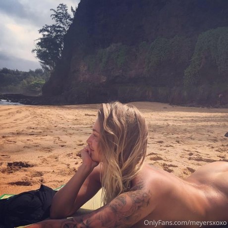 Aimee Lynn pretty model image