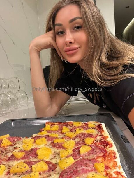 hillary sweets star sexy pics