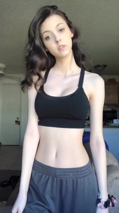 AmbryDear_ nice actress pics