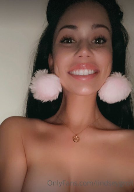 Lindsey Groll perfect actress images