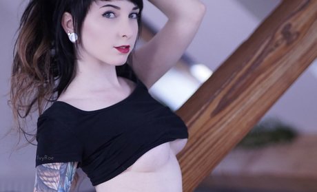 IvyLaura pretty actress photos