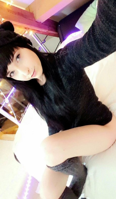 IvyLaura porn actress pic