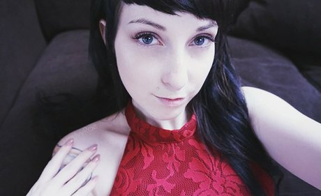 IvyLaura model beautiful photo