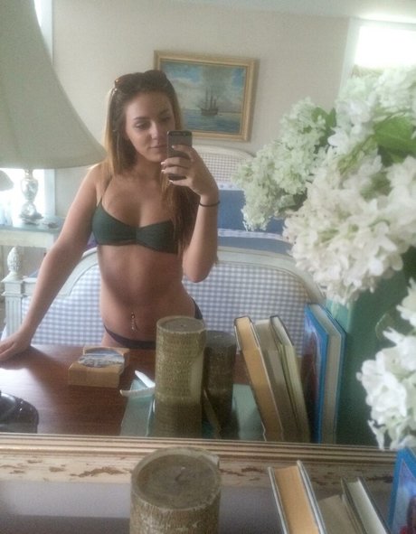 SmttenKitten naked model galleries