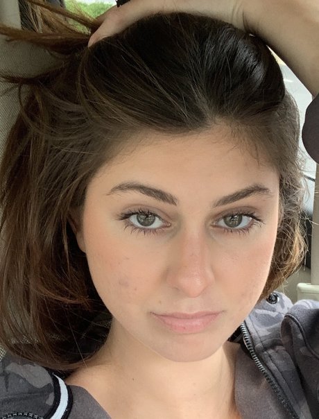 Bailey Smith hot star picture