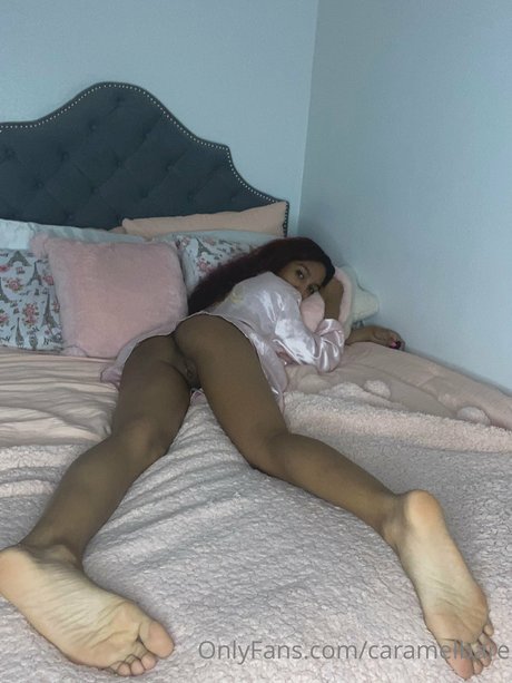 Caramel Bare hot model gallery