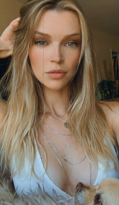 queenb raine free pornstar pic