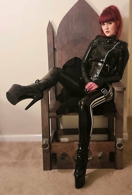 MisuEevee model adult img