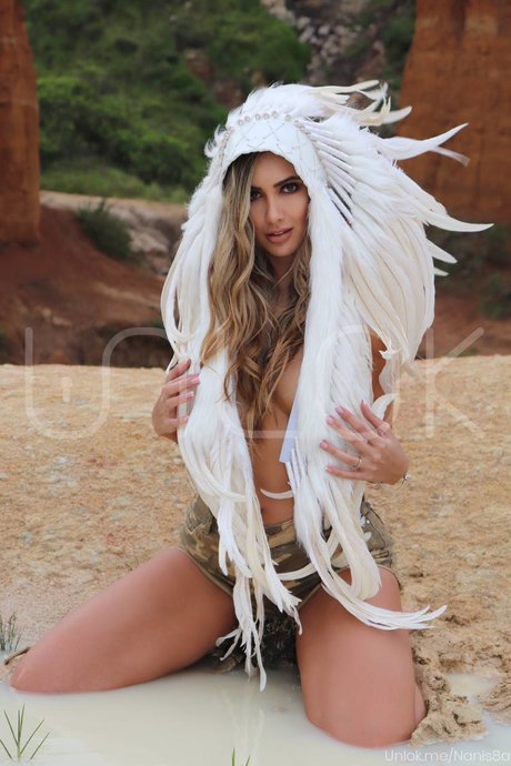 nanis8a art model pic