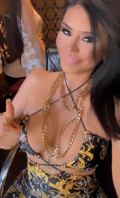 Ebru Polat art model picture