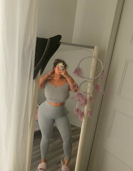 MiMiko Divine pornstar erotic img