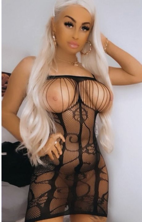 Cole0202971 hot model img