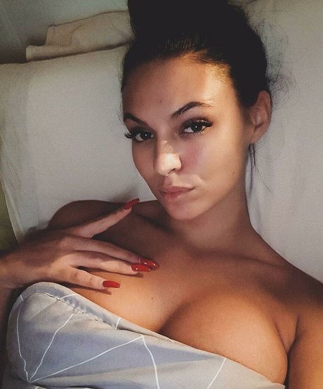 aniabiritteri high quality actress picture