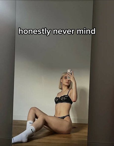 Lina Hsly art pornstar img