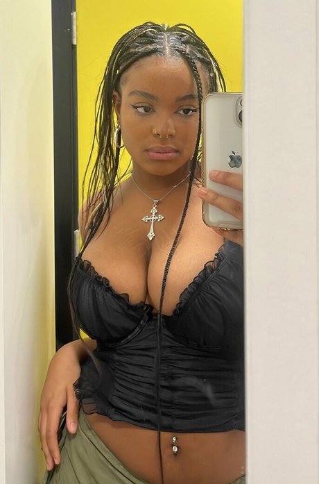 Hell0kittyevie model best image