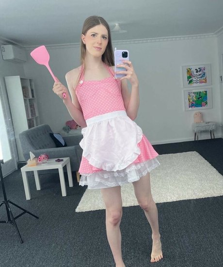 lilhyper erotic model img