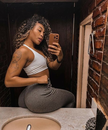 Luiza Vilela beautiful star photo