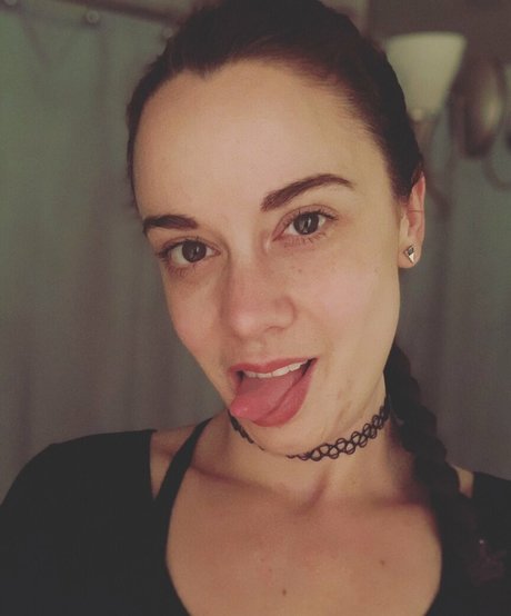 slut4sativa nice star image