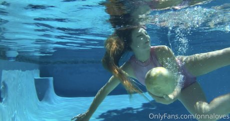 onnaloves model adult gallery