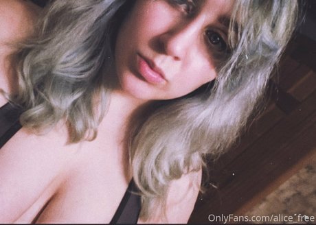 avalei free nude actress image