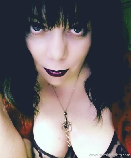 virtualaurality model naked pic