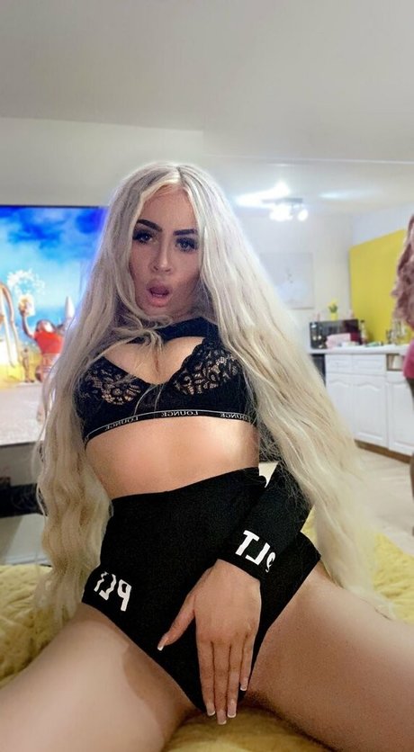 britishsquirt top model picture