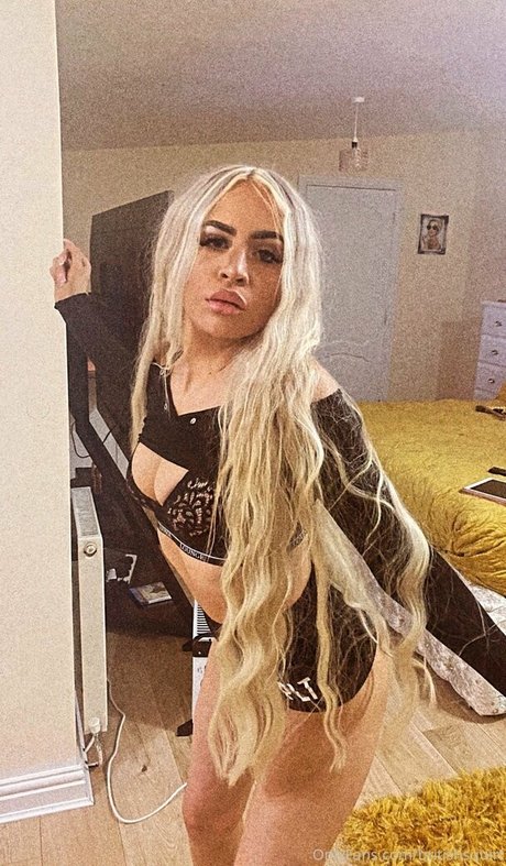 britishsquirt nudes star pic